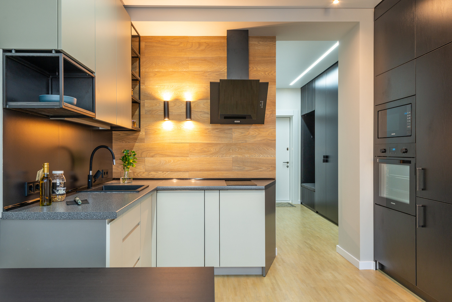 Modern kitchen design with built in appliance